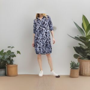 Chicos  UPF Neema Bungee Dress Size 2 Printed Pockets Stretch Travel Outdoor NWT